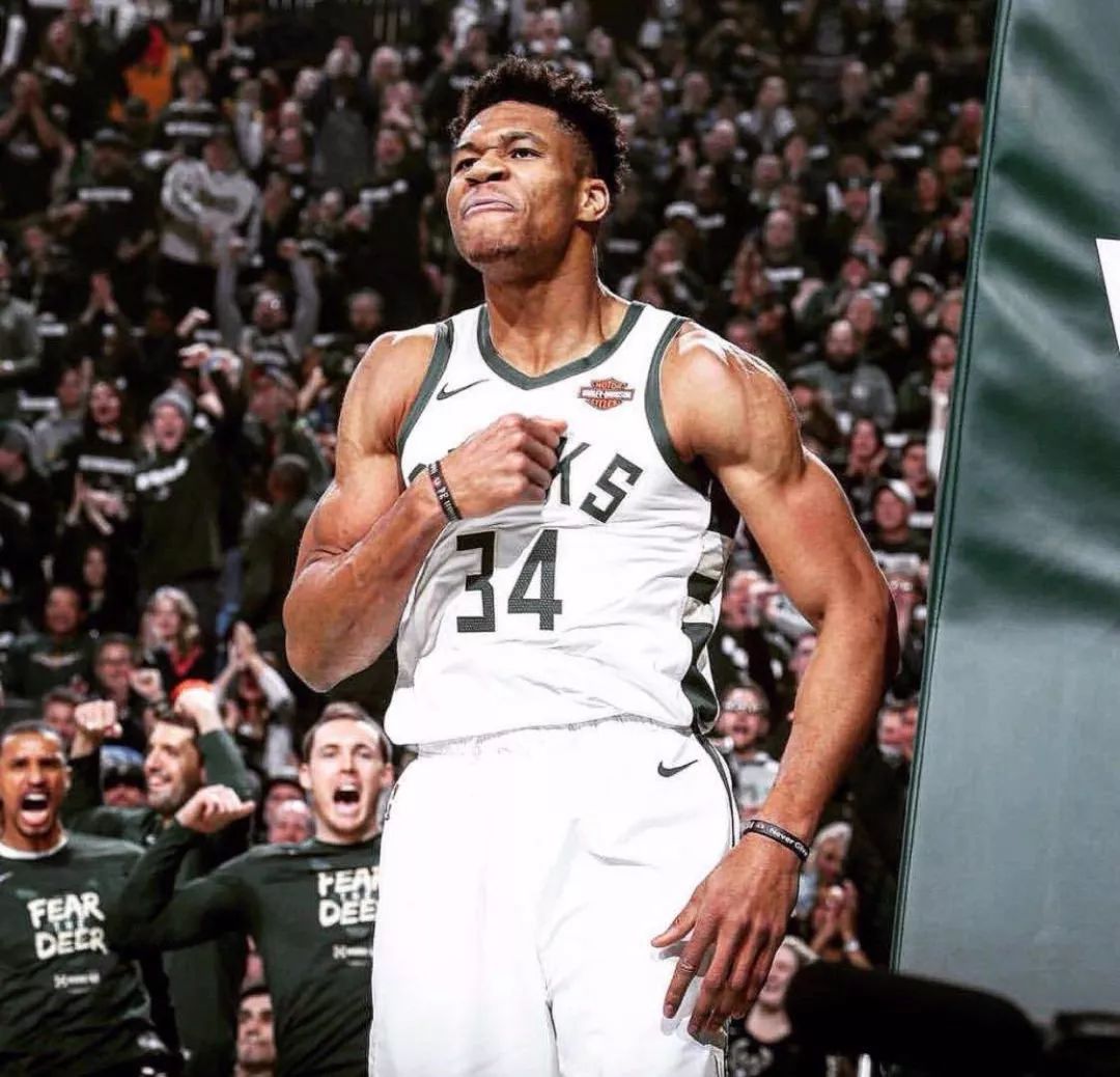 巴萨深陷赛程危机，皇马静待坐收渔利？西甲冠军悬念再生